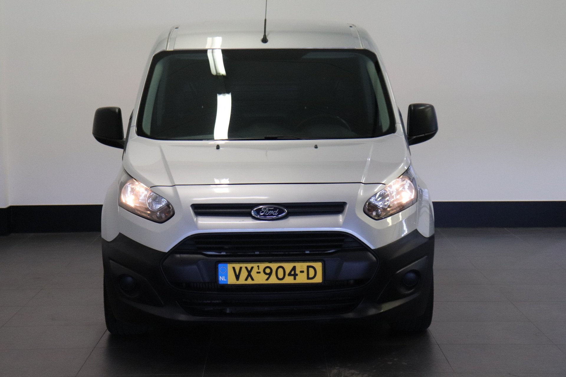 Ford Transit Connect 1.6 TDCI - Airco - PDC - LMV - €4.950, Auto's, Euro 5, Gebruikt, Zwart, 4 cilinders