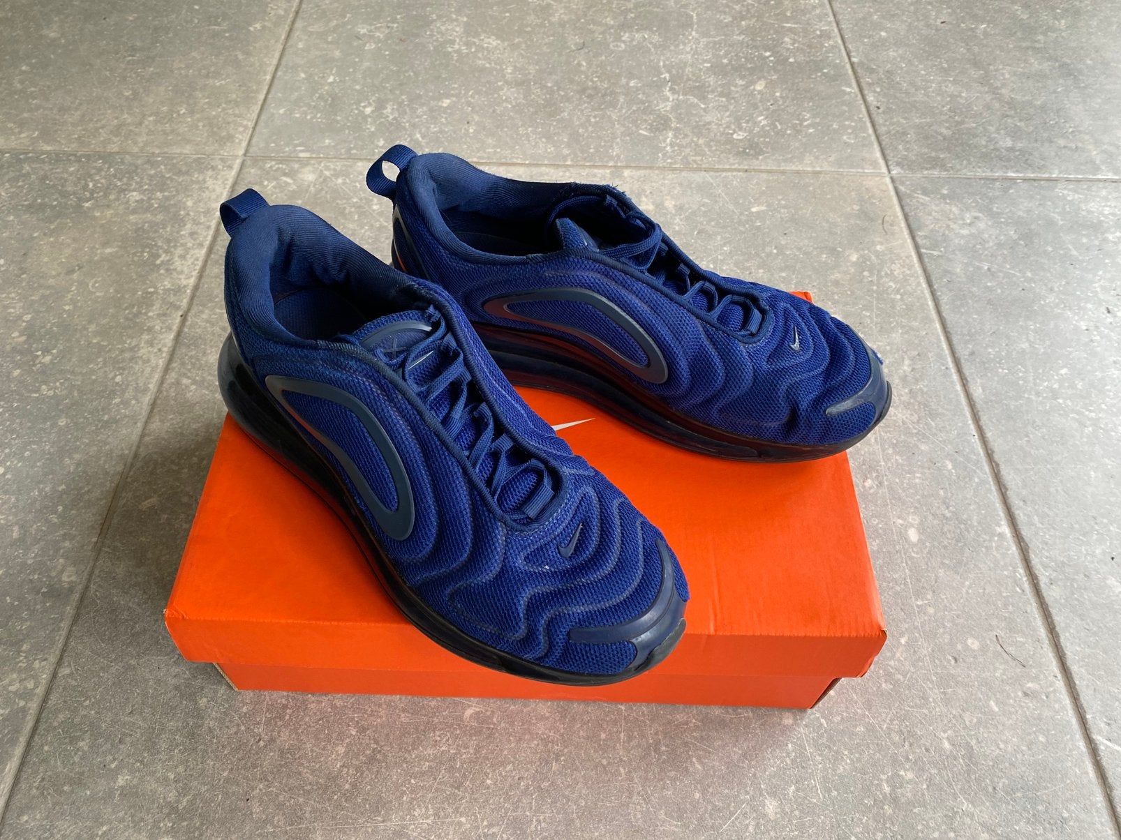 Nike Air Max 720  Kobalt- Maat 42 (NB Linker Air-unit lek), Blauw, Ophalen of Verzenden, Sneakers of Gympen, Gedragen