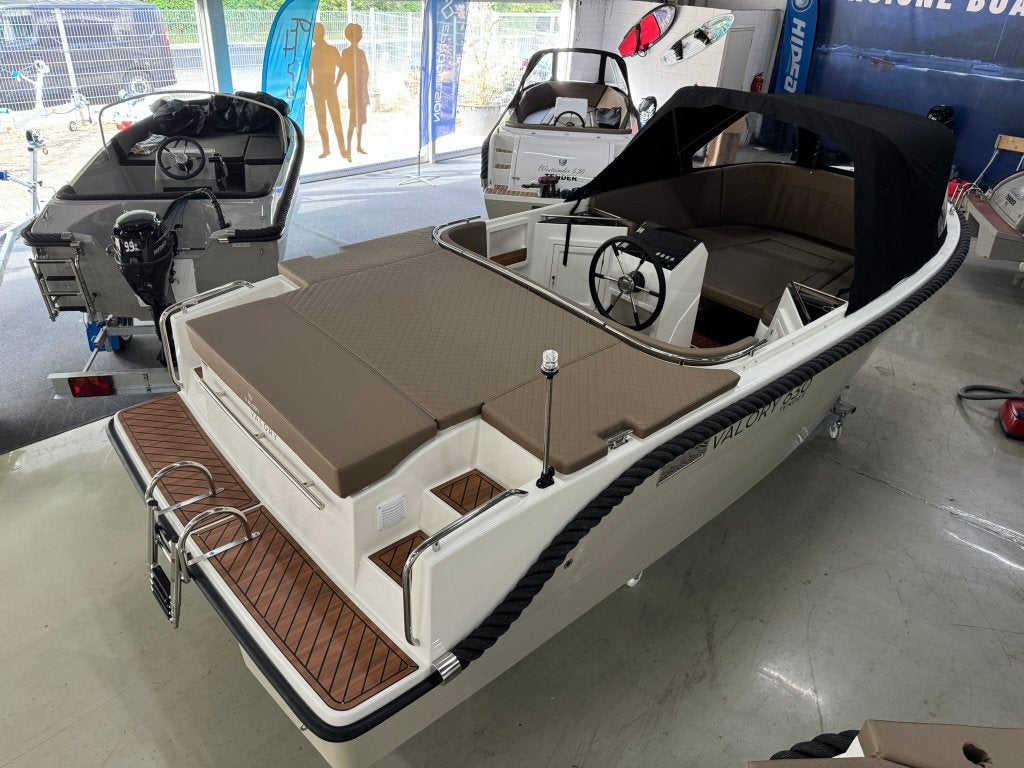 Valory 630 Tender Nieuw  €21995,- Full Options !!, Tender, Rondzit, Nieuw, 6 m