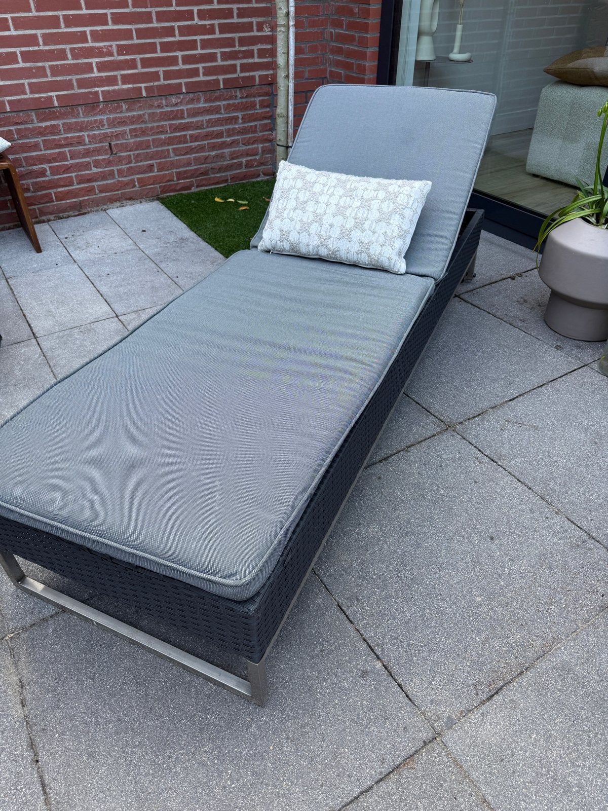 Comfortabele loungebank met lichte beschadiging, Ophalen, Gebruikt, Wicker