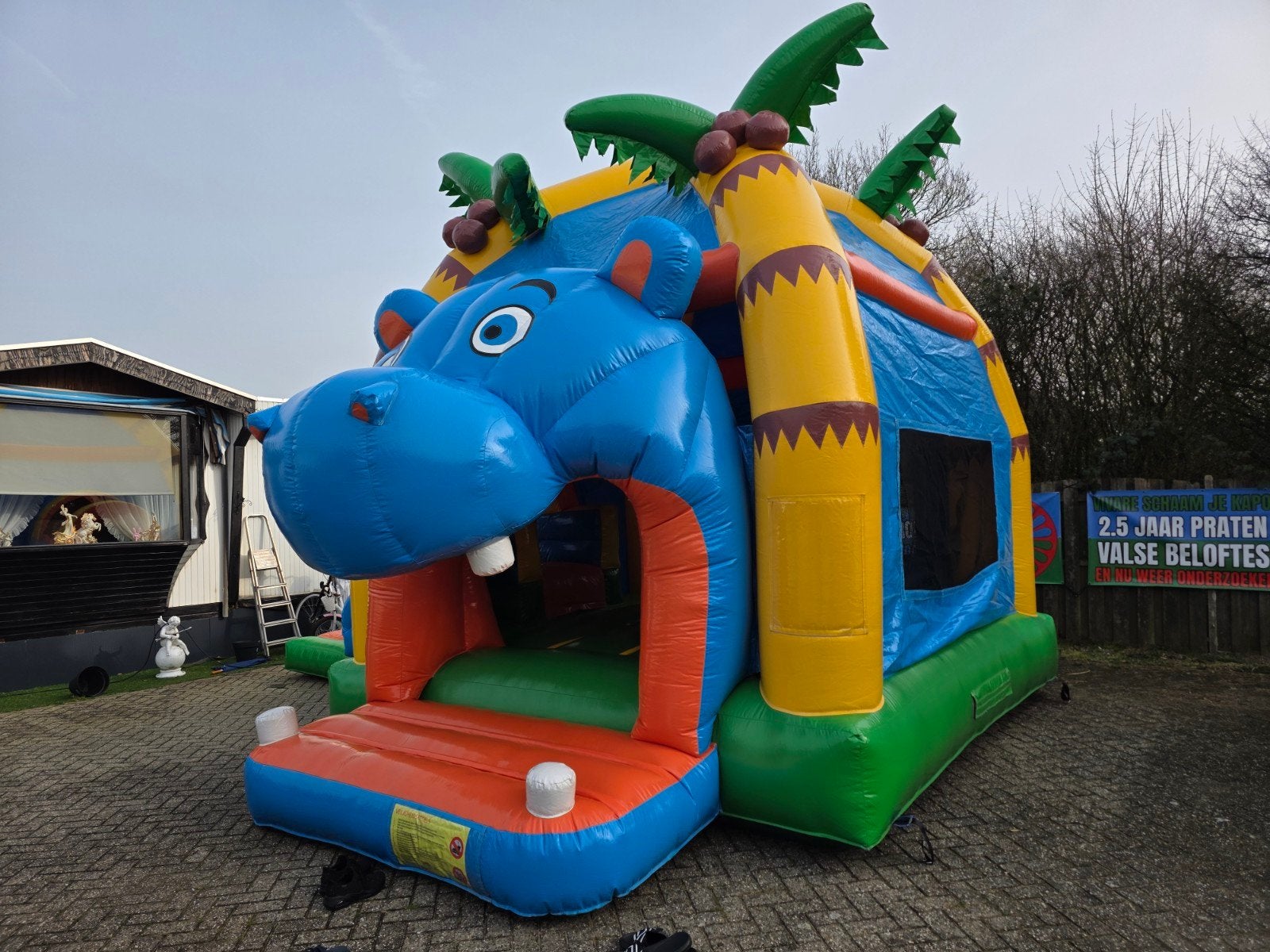 Springkussen Nijlpaard + Glijbaan, Ophalen, Gebruikt