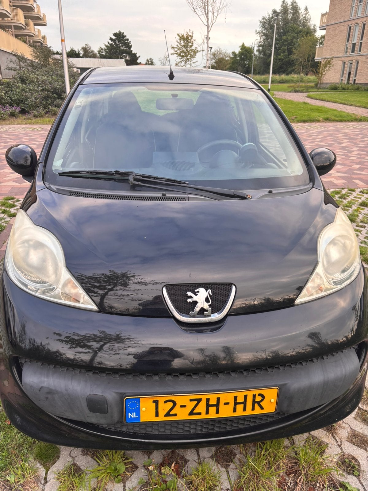 Peugeot automaat 107 1.0 12V 5DR 2-TRONIC 2008 Zwart, Auto's, 4 stoelen, Origineel Nederlands, Particulier, 815 kg