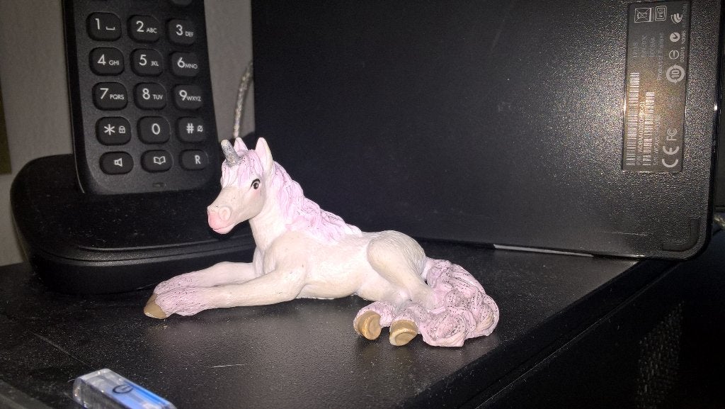 Schleich eenhoorn liggend, Verzenden, Zo goed als nieuw, Paard, Beeldje of Figuurtje
