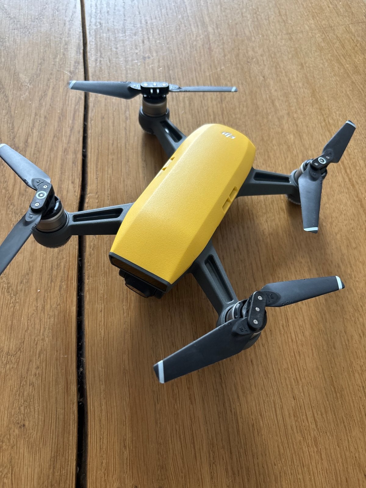 DJI Spark Drone - Geel met 2 accu's en oplader (Defect), Audio, Tv en Foto, Drones, Cameradrone, 100 tot 1000 meter, Extra accu('s)