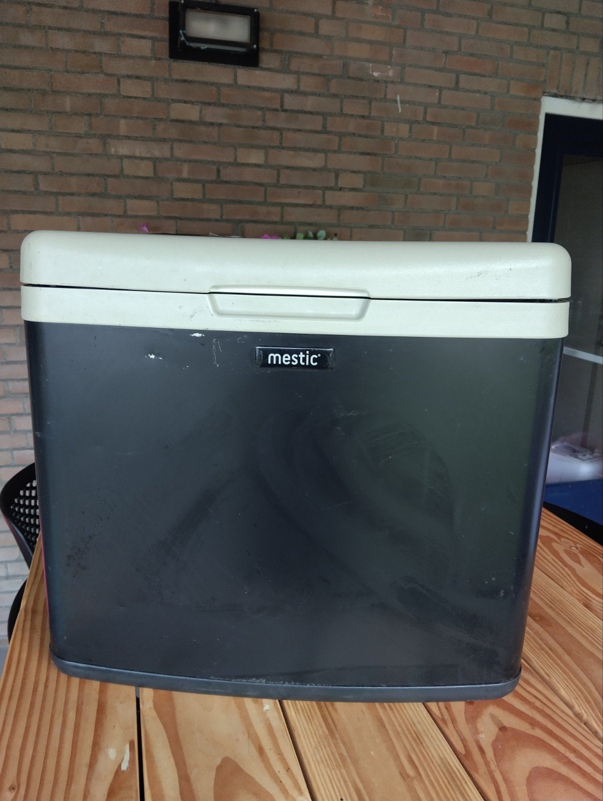 Mestic gas koelbox 230V/12V aansluiting, Ophalen of Verzenden, Gebruikt, Koelbox, Elektrisch