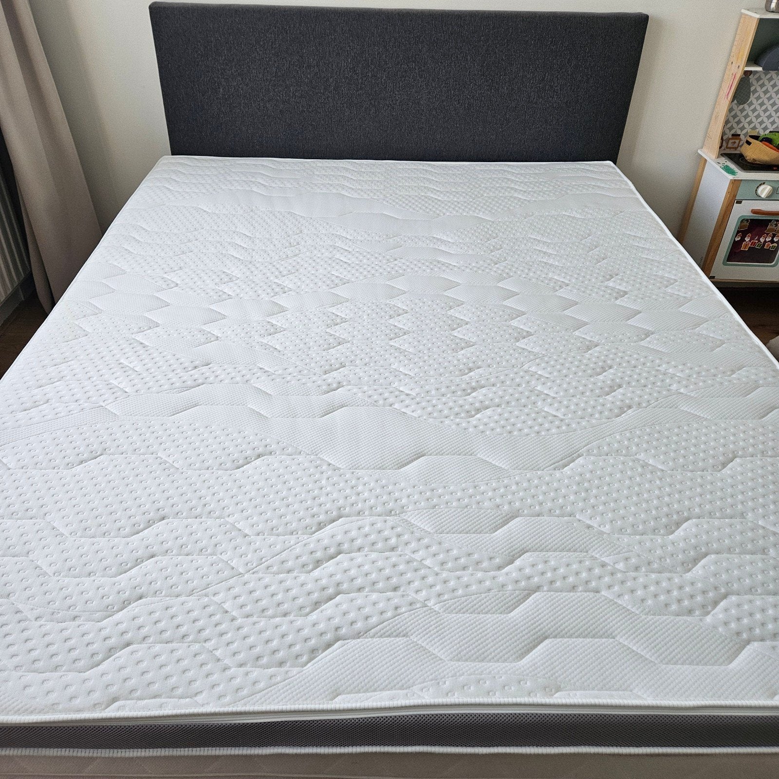 Boxspring in almost new condition with topper and mattress, Tweepersoons, Ophalen of Verzenden, Zo goed als nieuw, 160 cm