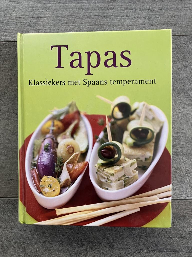Tapas - klassiekers met Spaans temperament, Ophalen of Verzenden, Nieuw, Spanje, Tapas, Hapjes en Dim Sum