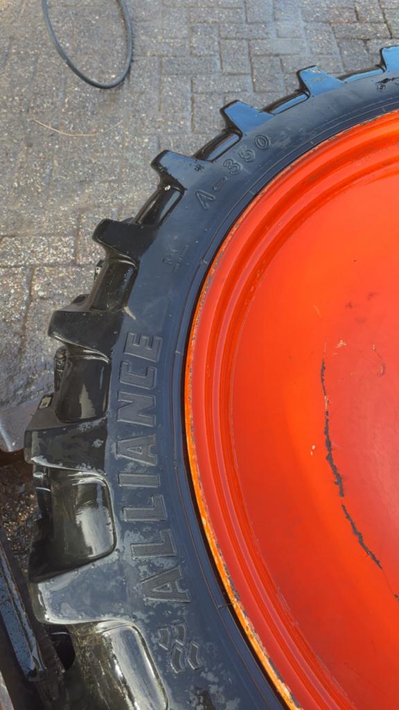 Banden set Kubota Alliance, maat 230/95 R40 en 8.00-20, Ophalen of Verzenden