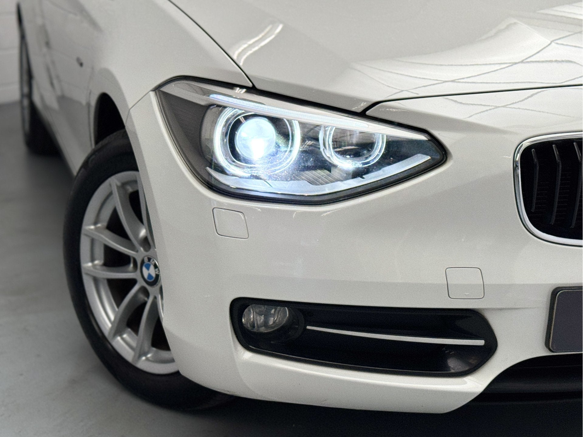 BMW 1-serie 116i Executive Sport edition 2014 NL auto, Xenon, Auto's, Dealer onderhouden, Gebruikt, 4 cilinders, Automatische klimaatregeling