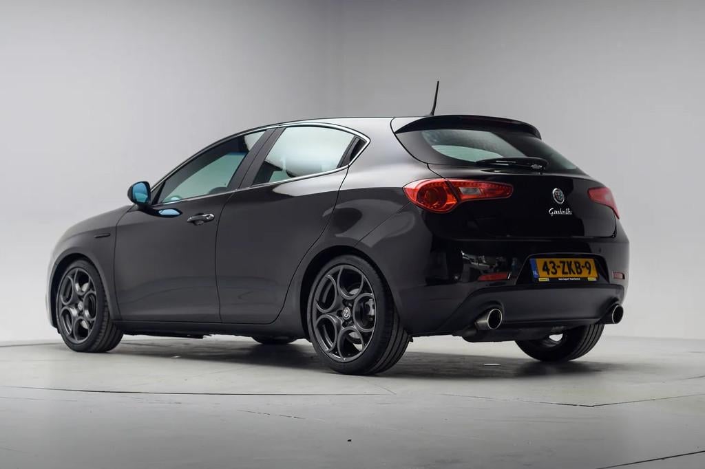 Alfa Romeo Giulietta 1.4 T Distinctive Aut. [ Navigatie Lede, Auto's, Alfa Romeo, Automaat, 4 cilinders, Bedrijf, 19 km/l