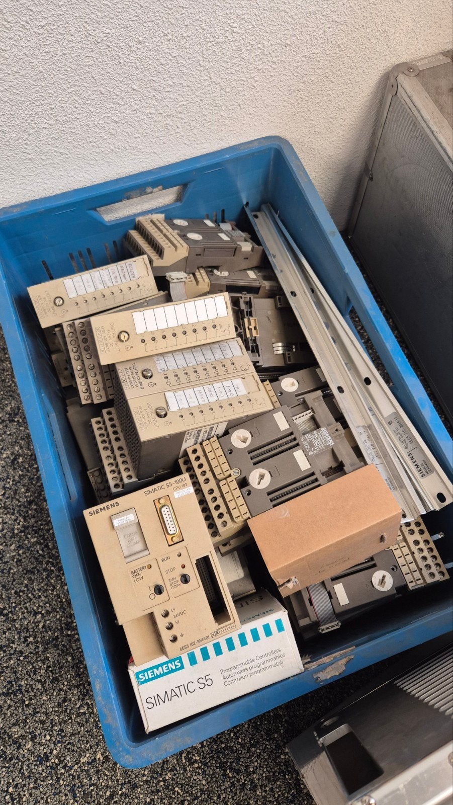 Siemens S5, S7 en Omron PLC onderdelen - Volle kratten, Hobby en Vrije tijd, Ophalen of Verzenden