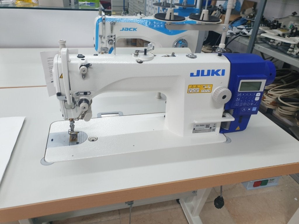 NIEUWJAAR JUKI DDL-7000 ACTIE 4, Hobby en Vrije tijd, Nieuw, Naaimachine, Industrieel, Ophalen