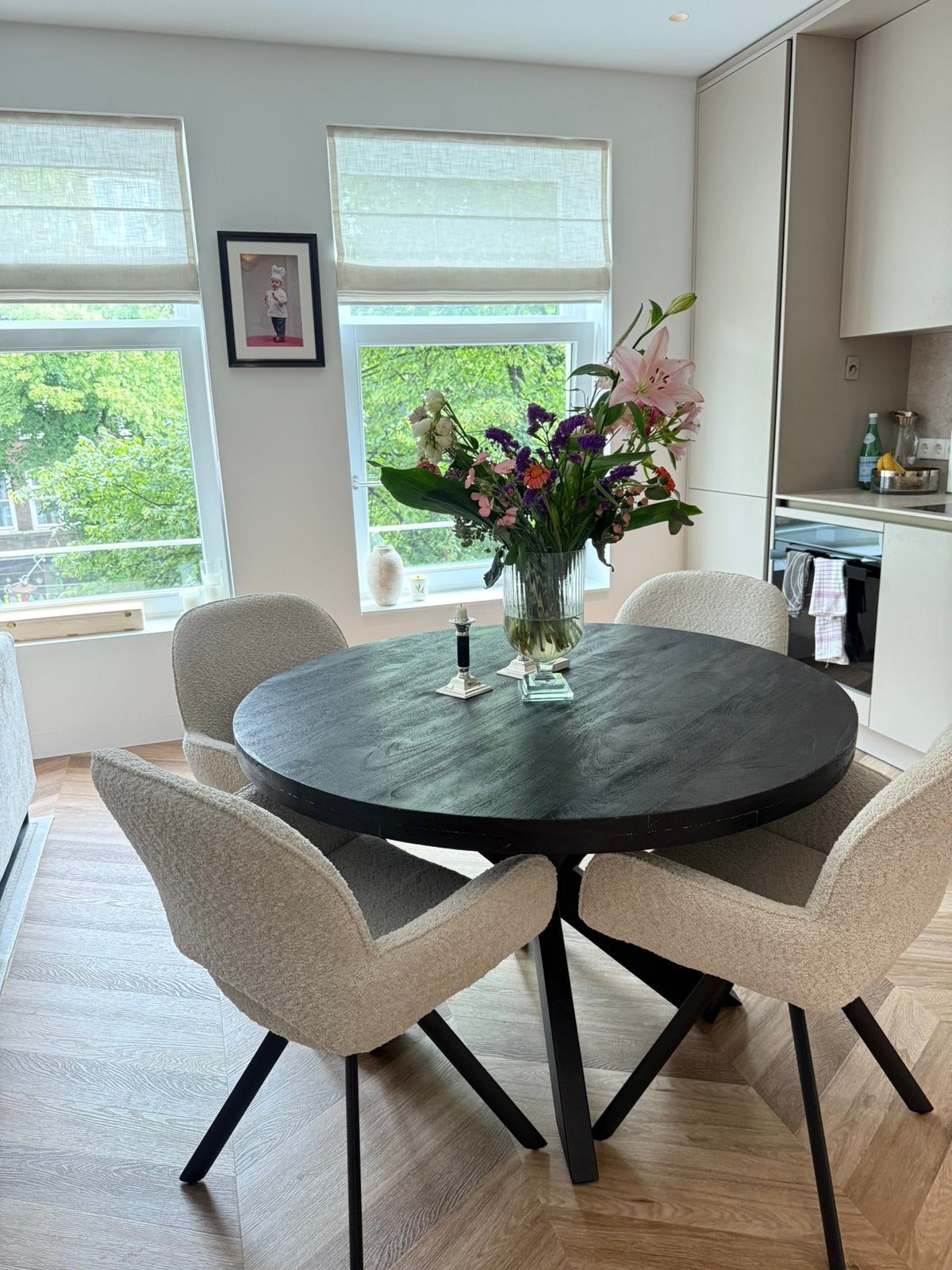 Zwarte ronde eettafel, Ophalen, Zo goed als nieuw, Rond, 100 tot 150 cm