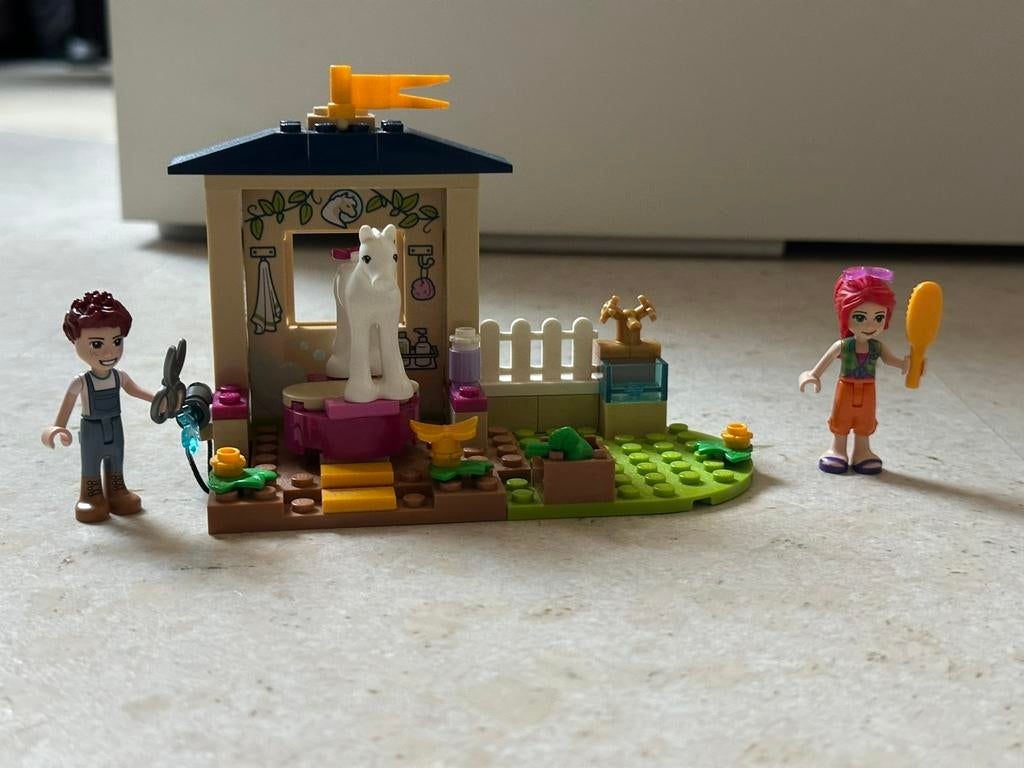 Lego friends ponywasstal 41696 compleet, Lego, Friends, Ophalen of Verzenden, Zo goed als nieuw