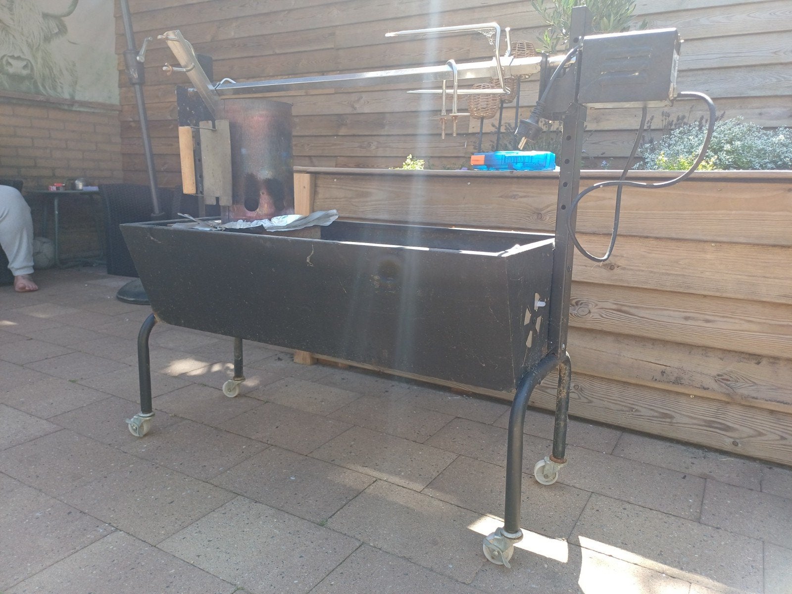 Vida XL Spit Barbecue - Compleet met motor, Ophalen, Gebruikt, Vida XL