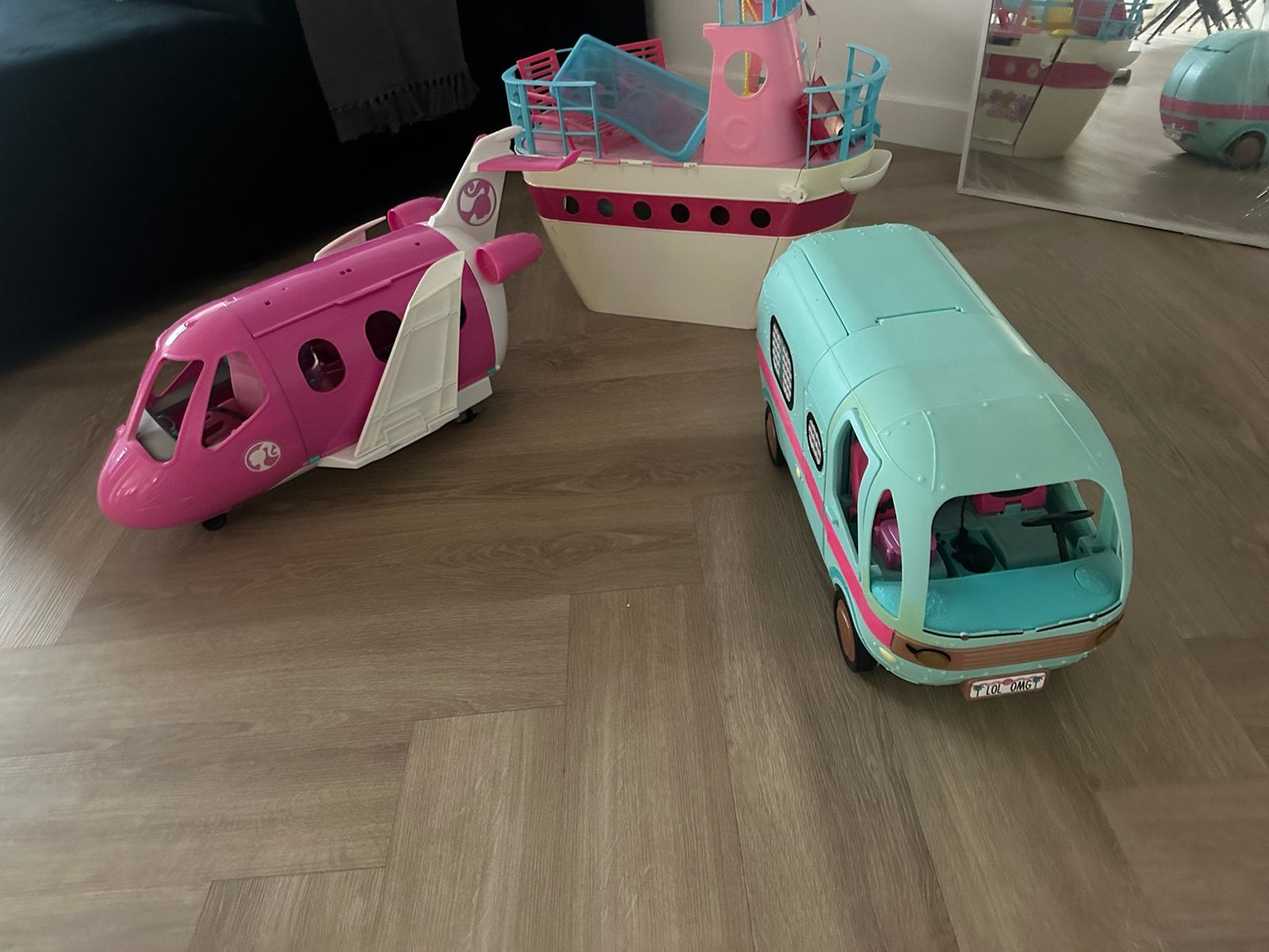 Barbie boot - barbie bliegtuig - lol camper, Ophalen, Gebruikt