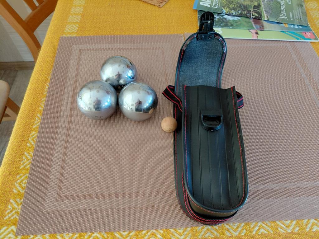 Jeu de boules set met 3 metalen ballen en but, Ophalen of Verzenden, Gebruikt