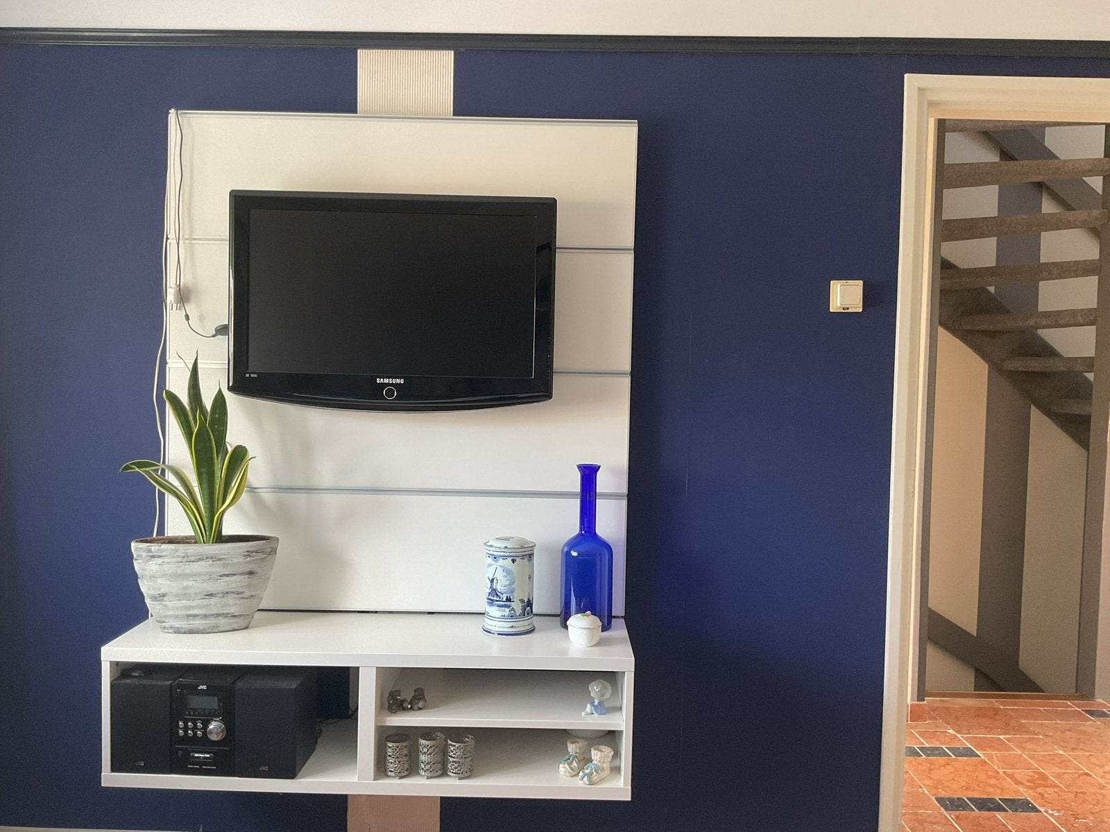 TV Wandmeubel, Ophalen, Kunststof, 150 tot 200 cm, Zo goed als nieuw