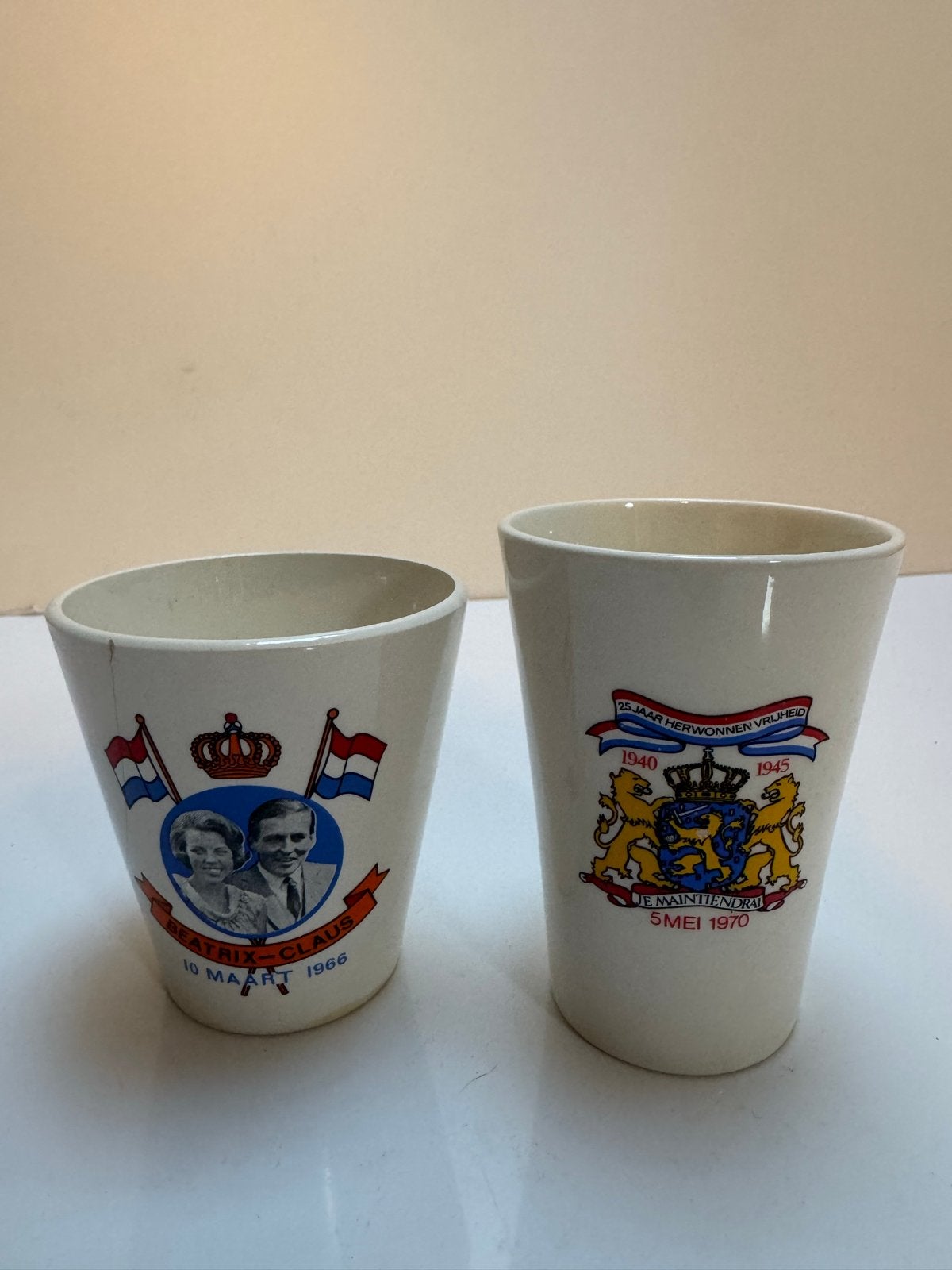 Vintage Nederlandse herdenkingsbekers (2 stuks), Ophalen of Verzenden