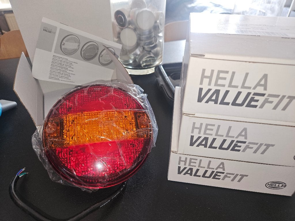 Hella ValueFit LED Achterlicht Oplegger 12-24V, Verzenden