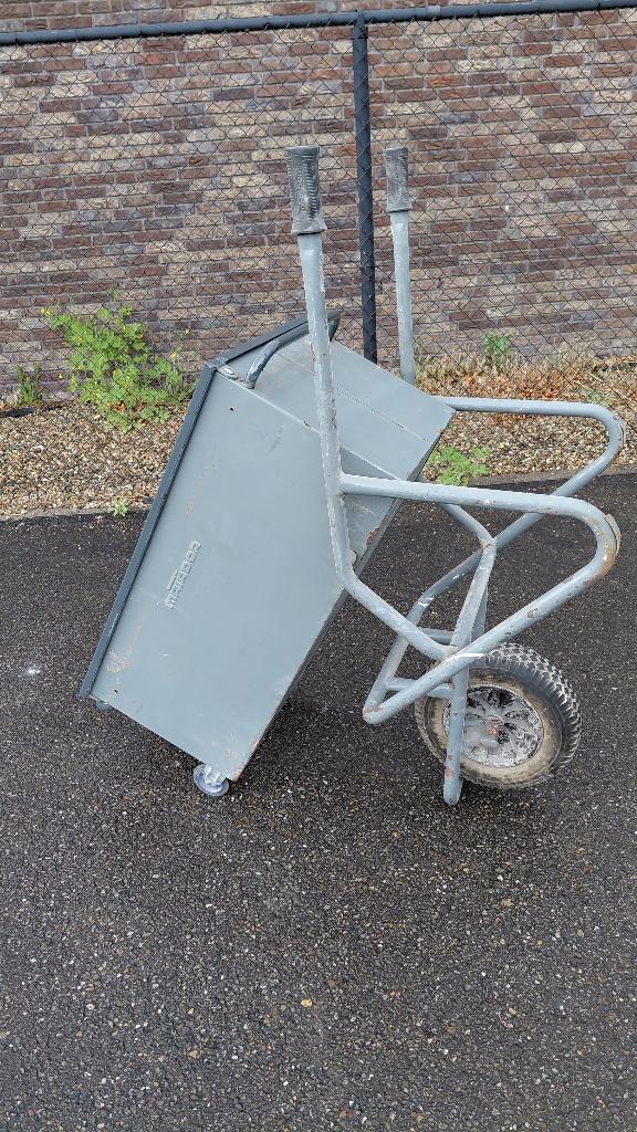 Kantelbare Gereedschapkruiwagen, Ophalen, Gebruikt