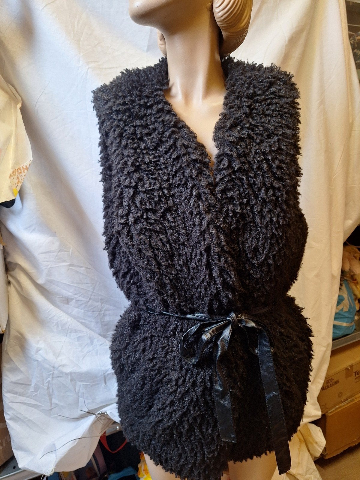 Only fluffy vest, Ophalen of Verzenden, Zo goed als nieuw, Maat 42/44 (L), Zwart