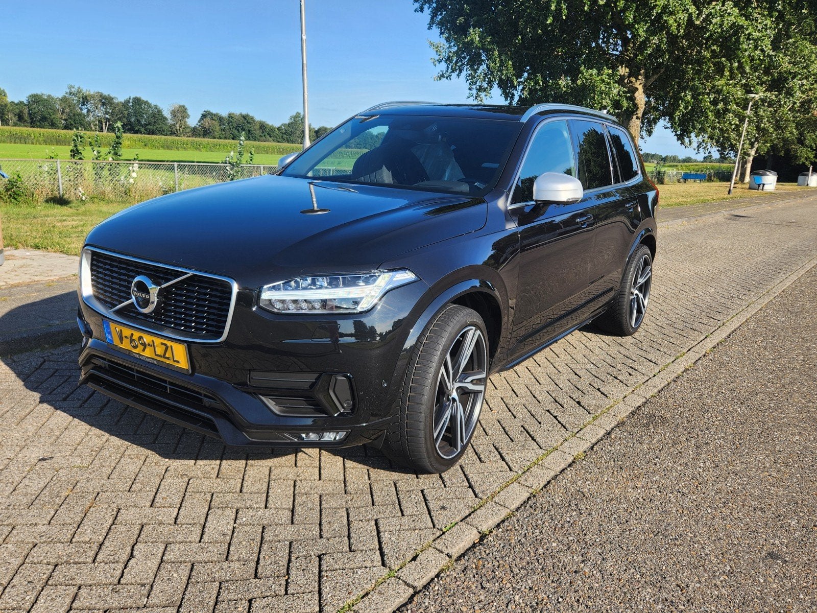 Nette XC90 D5 R Design 218 km luchtv grijs kenteken automaat, 4 cilinders, Zwart, Diesel, Vierwielaandrijving