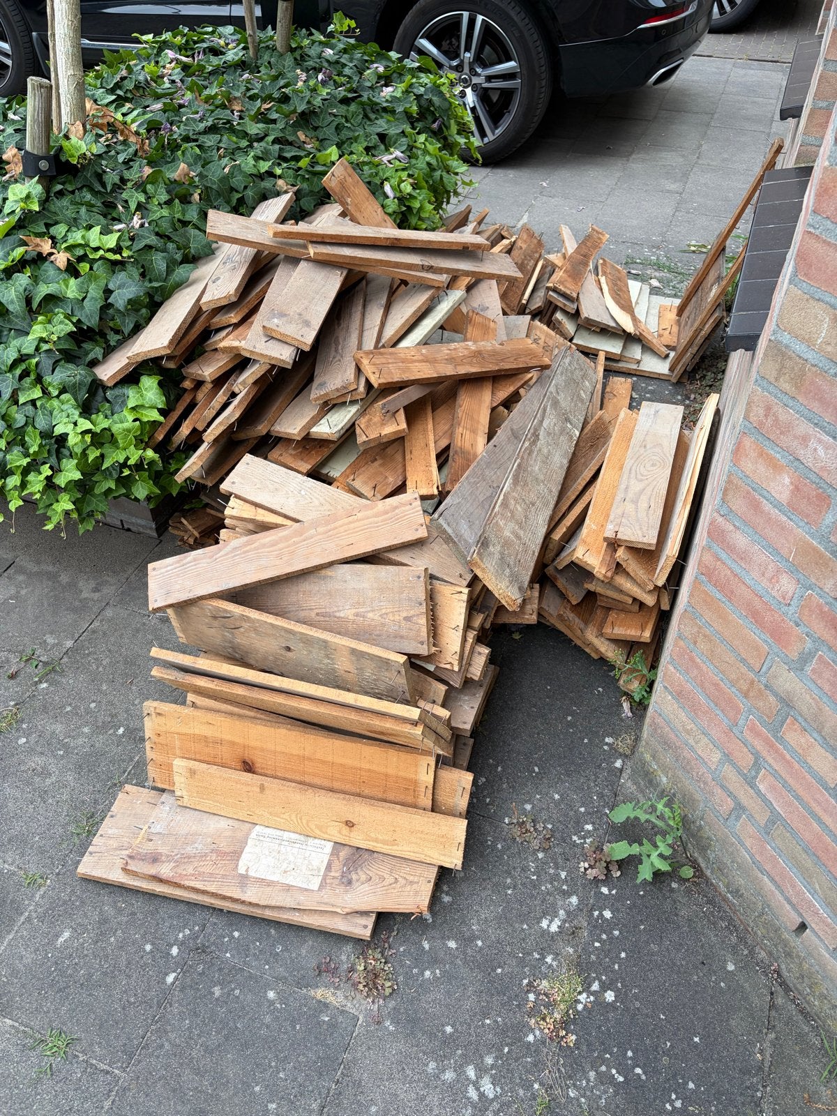 GRATIS Diverse droge houten planken en balken met spijkers, Ophalen, Gebruikt, Minder dan 25 mm, Balk