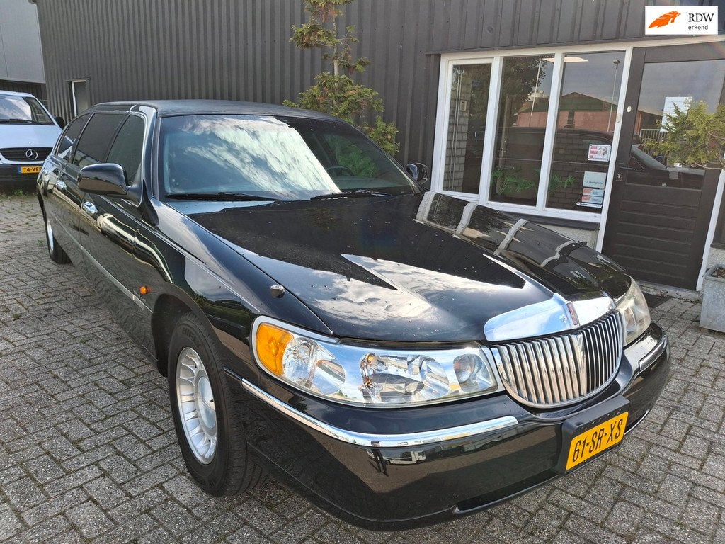 Lincoln Town Car 4.6 Signature* limousine*limo*, Auto's, Lincoln, Achterwielaandrijving, Town Car, Zwart, Leder