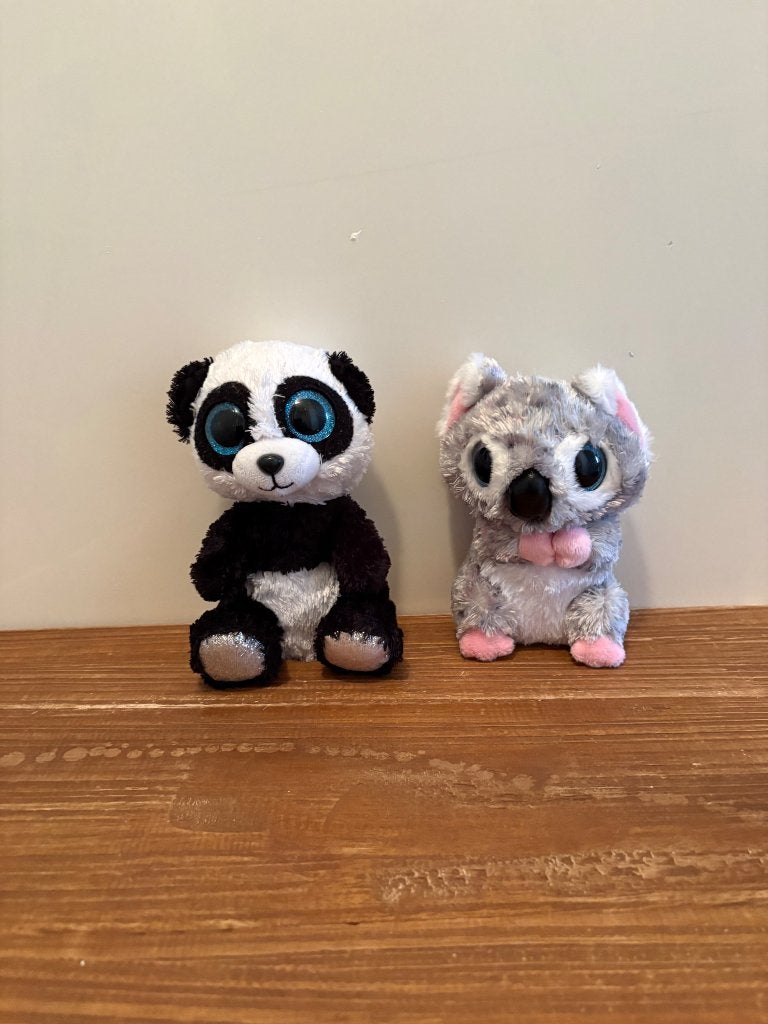 Set van twee kleine knuffels, Overige karakters, Overige typen, Ophalen of Verzenden, Zo goed als nieuw