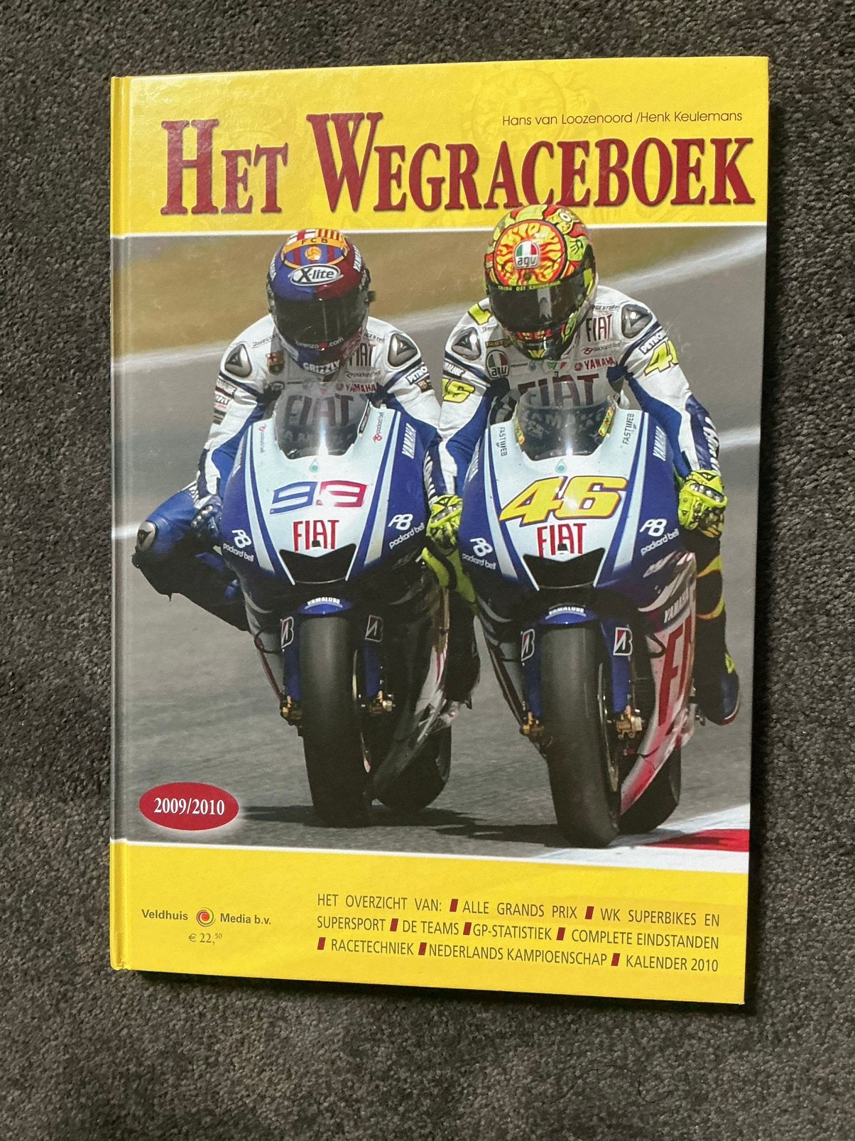 Het Wegrace Boek MotoGp 22 stuks TT assen, Ophalen, Zo goed als nieuw