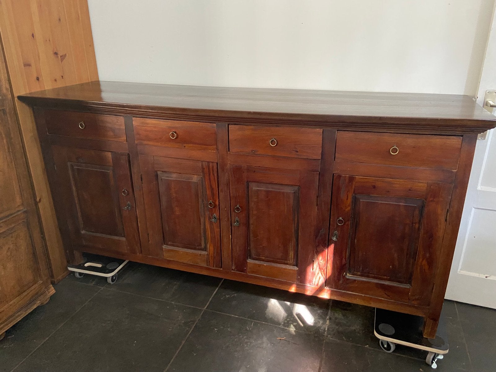 Koloniaal teakhouten dressoir 195 x 55 x 94 cm, Ophalen, Gebruikt, Met deur(en), Teakhout