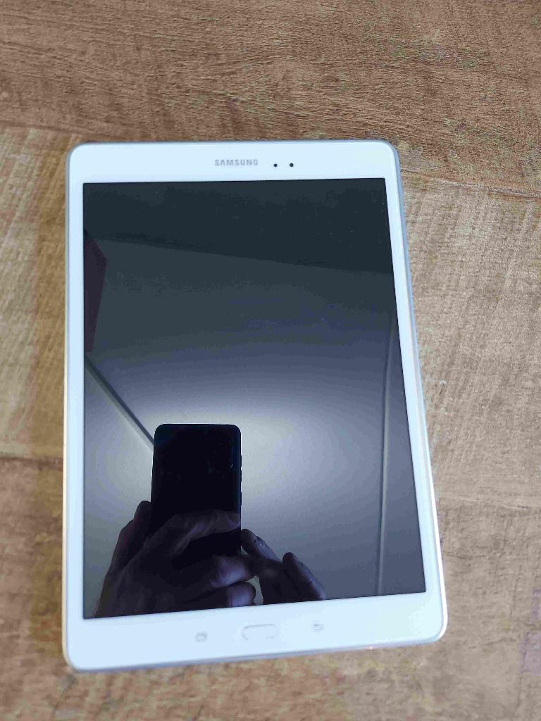 Samsung tablet SM-T550, 9 inch, SM-T550, Ophalen of Verzenden, Zo goed als nieuw
