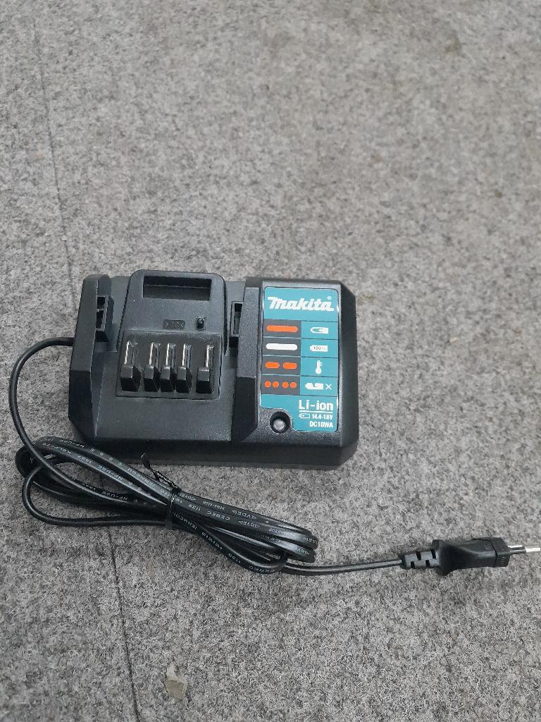 Makita dc18wa acculader, Ophalen, Zo goed als nieuw