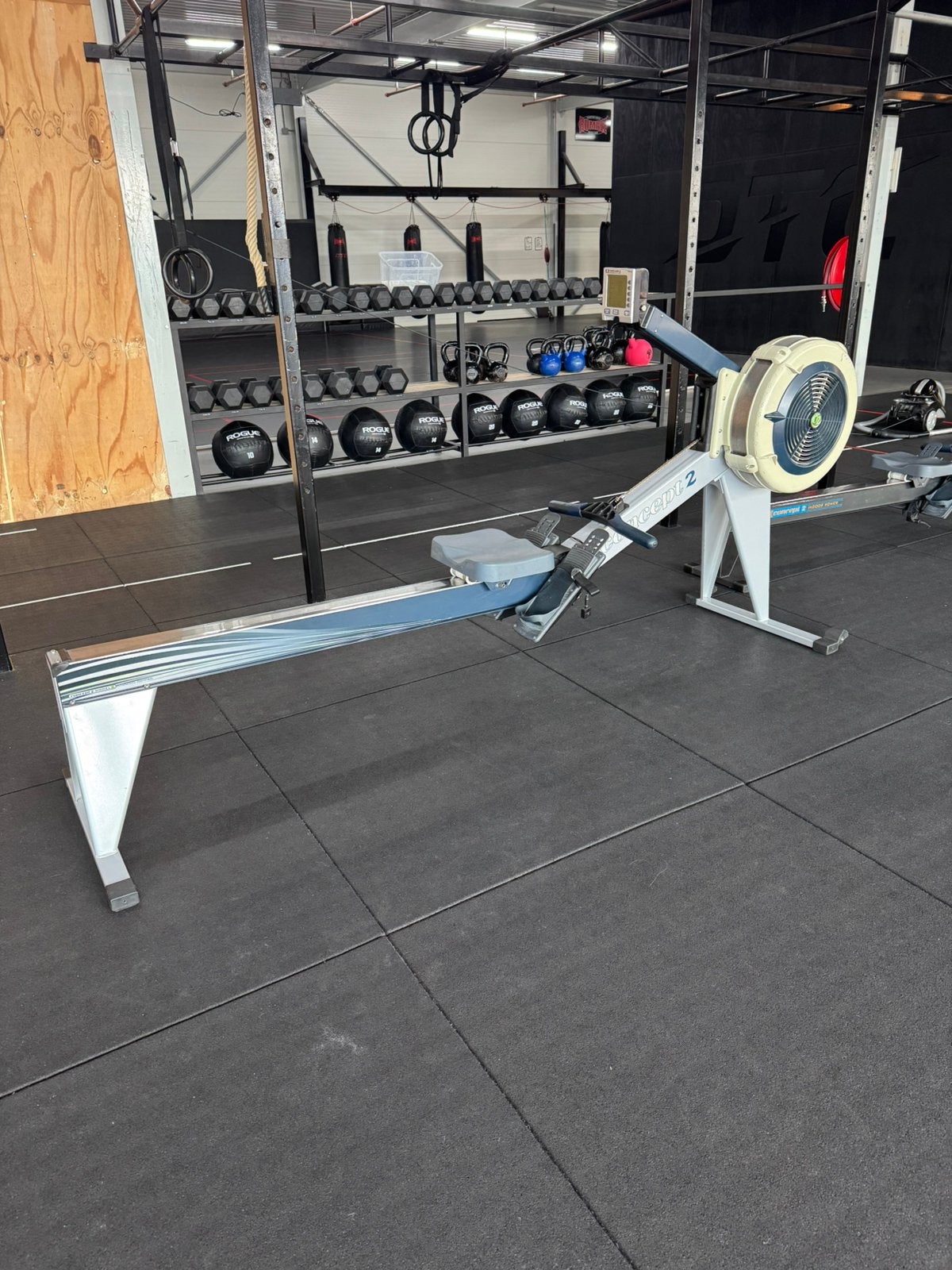 Foto 3 van Concept2 Model E RowErg roeimachine met werkende PM3 monitor