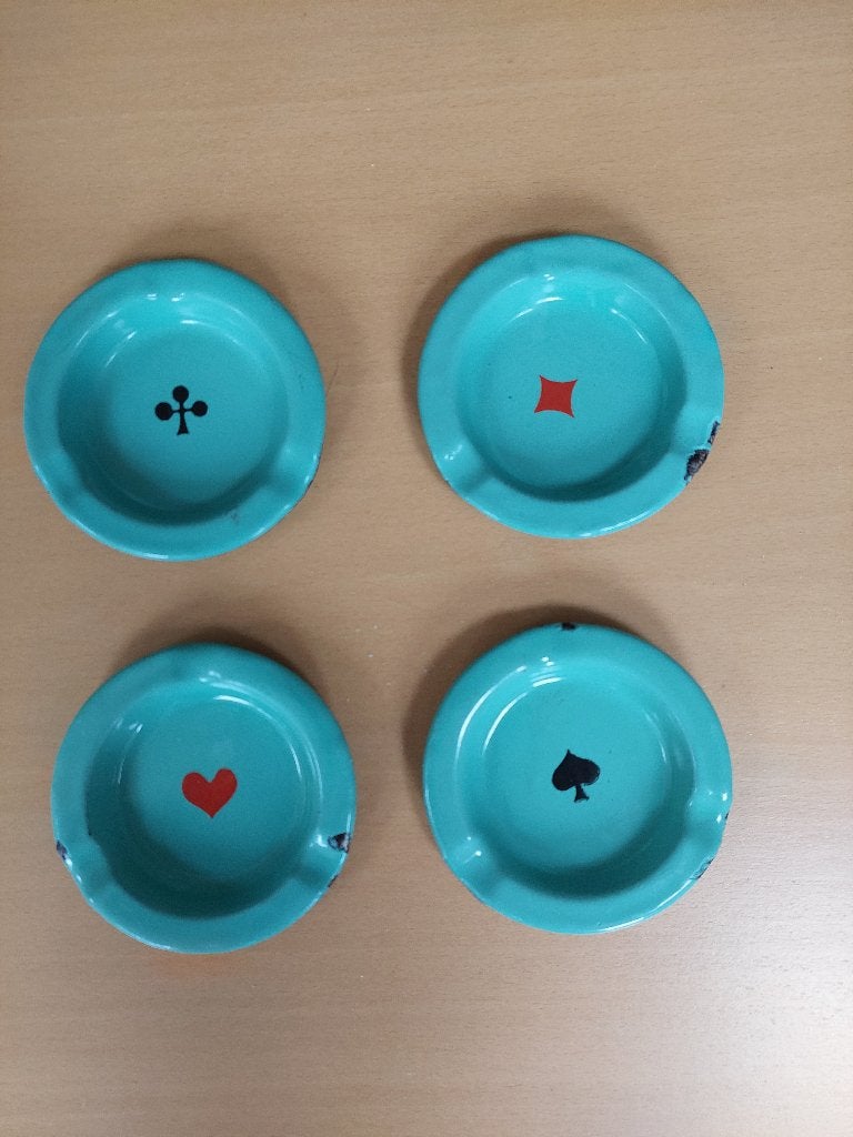 emaille asbakjes met speelkaartsymbolen, Antiek en Kunst, Antiek | Emaille, Ophalen of Verzenden