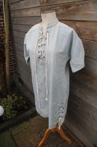 Spijkerjurk licht blauw MP Mercer projects mt 4 (L/XL) Vaste, Kleding | Dames, Jurken, Blauw, Maat 42/44 (L), Ophalen of Verzenden