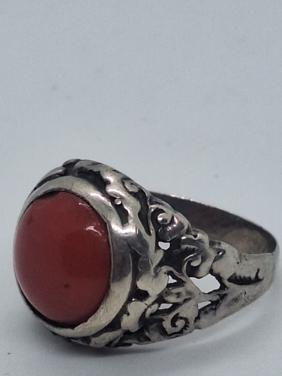 Zilveren ring met bloedkoraal, maat 18, Sieraden, Tassen en Uiterlijk, Ophalen of Verzenden
