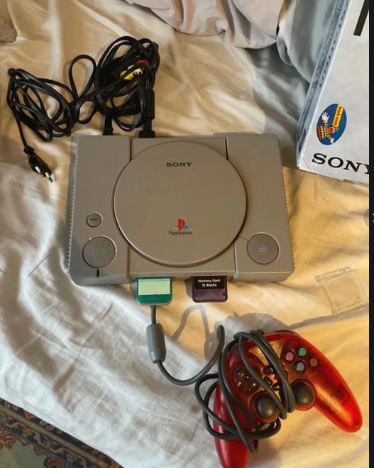 Playstation 1 te koop met 1 controller, Spelcomputers en Games, Spelcomputers | Sony PlayStation 1, Ophalen of Verzenden, Gebruikt