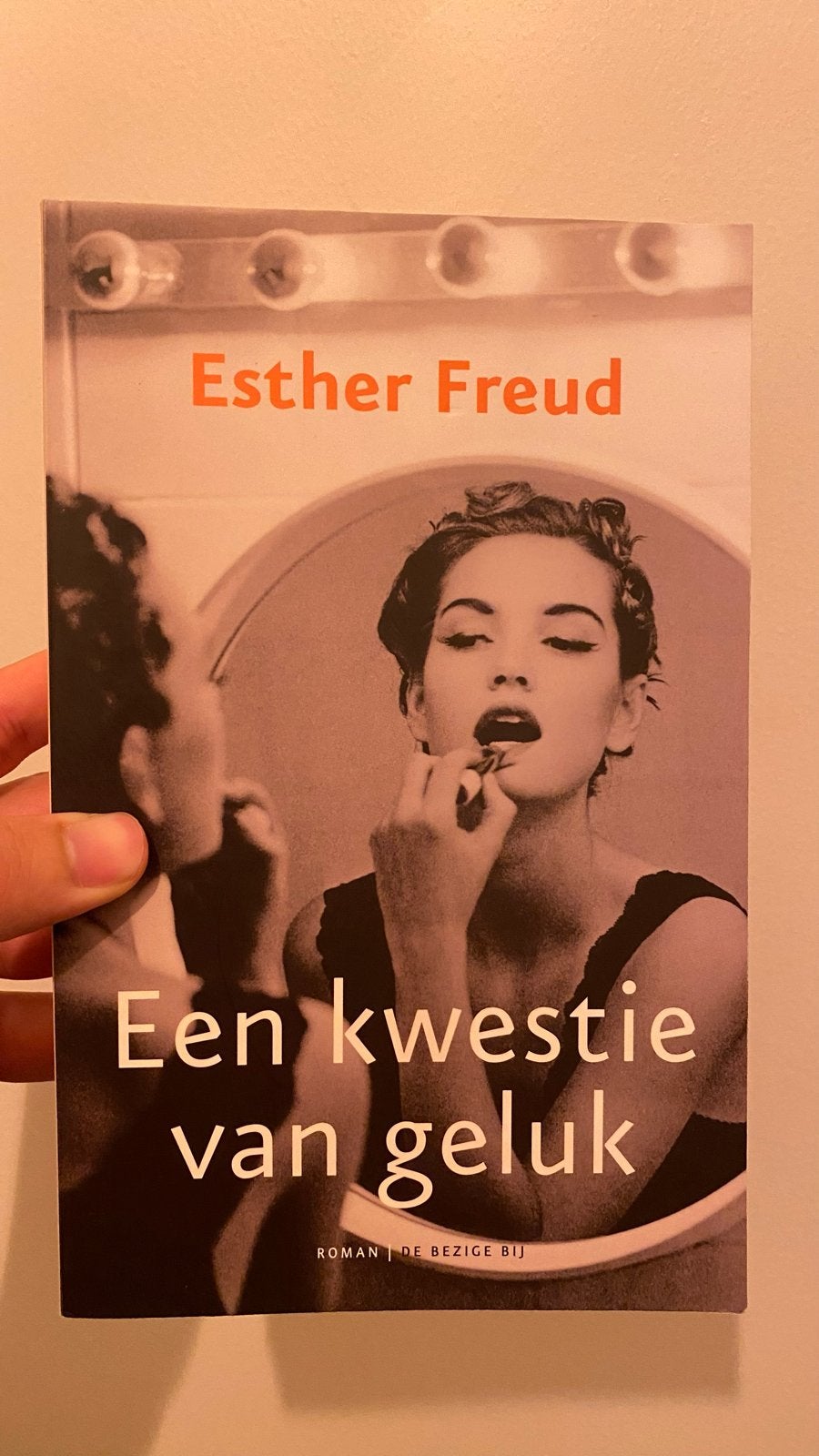 Een kwestie van geluk - Esther Freud (Roman), Ophalen of Verzenden, Zo goed als nieuw, Nederland