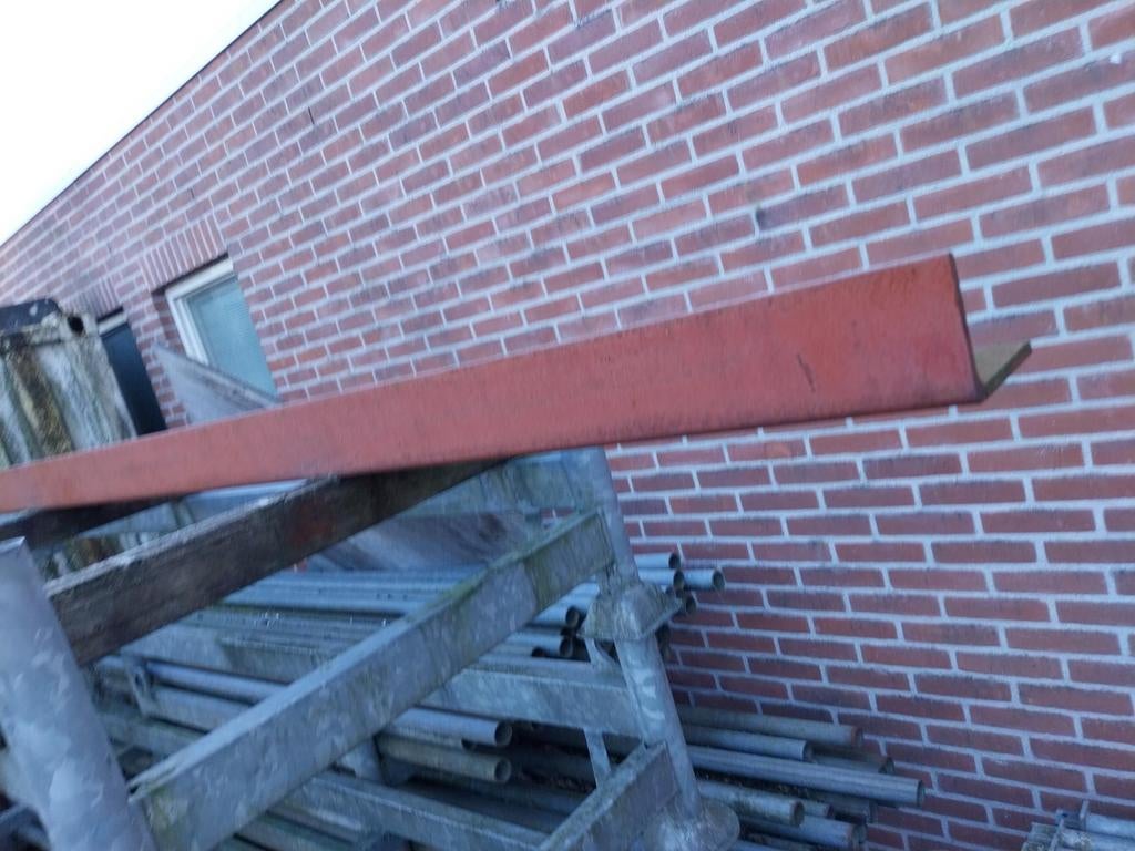 Hoeklijn 150x100x10, 2550 mm lang, Ophalen of Verzenden, Zo goed als nieuw, IJzer