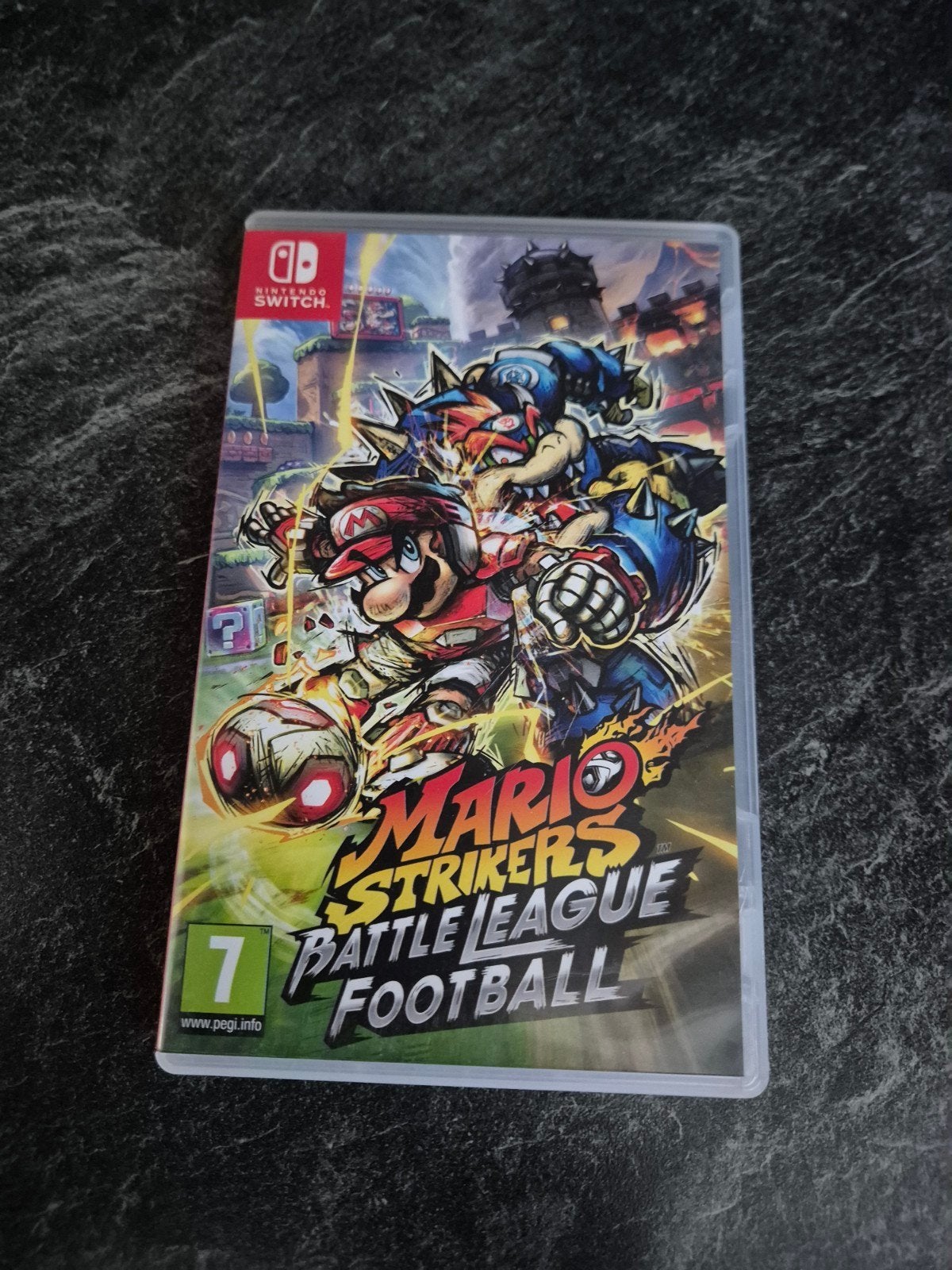 Mario Strikers: Battle League Football (Nintendo Switch), Spelcomputers en Games, Ophalen of Verzenden, Zo goed als nieuw, Eén computer