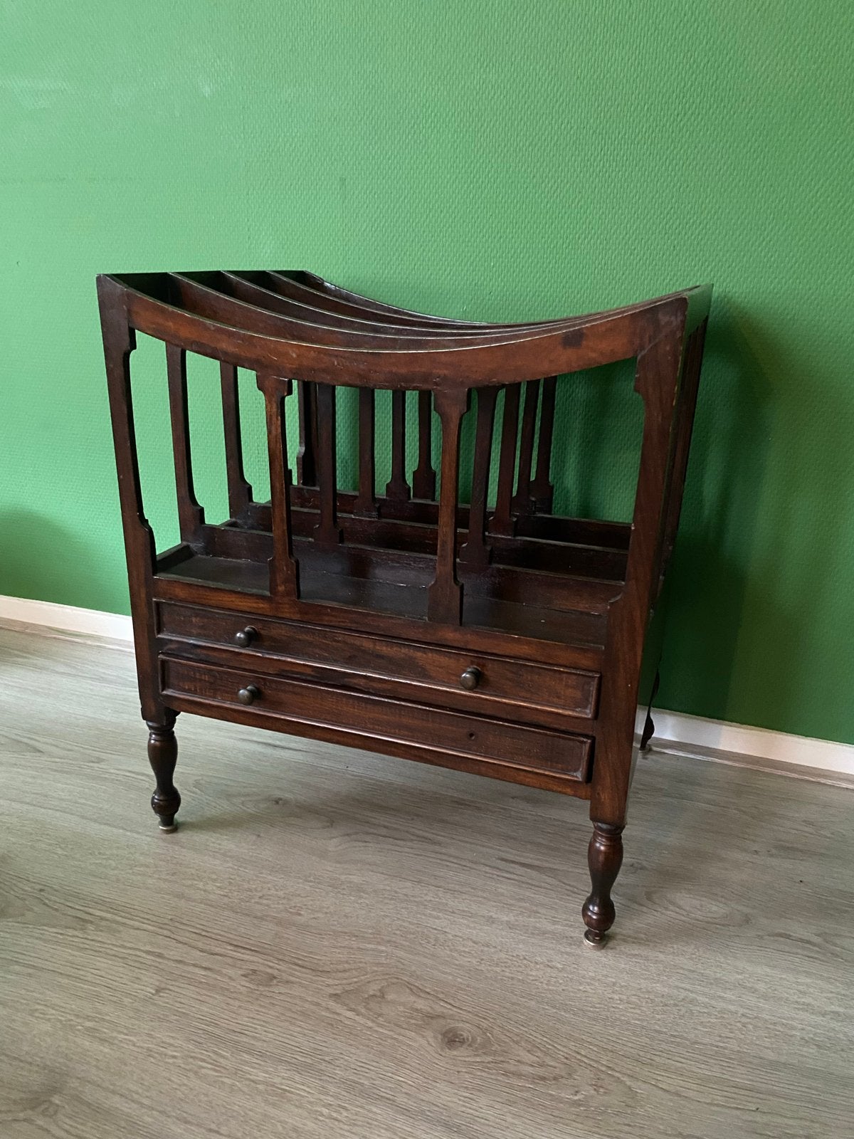 Vintage houten kastje voor LP's en tijdschriften, Huis en Inrichting, Gebruikt, Lectuurbak, Hout, Geschikt voor vinyl
