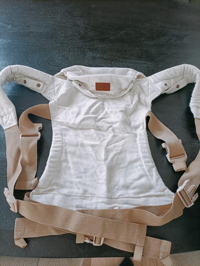 ByKay Click Deluxe Draagzak Jacquard Sand, Kinderen en Baby's, Babydragers en Draagdoeken, Buik of Rug, Zo goed als nieuw, Draagzak