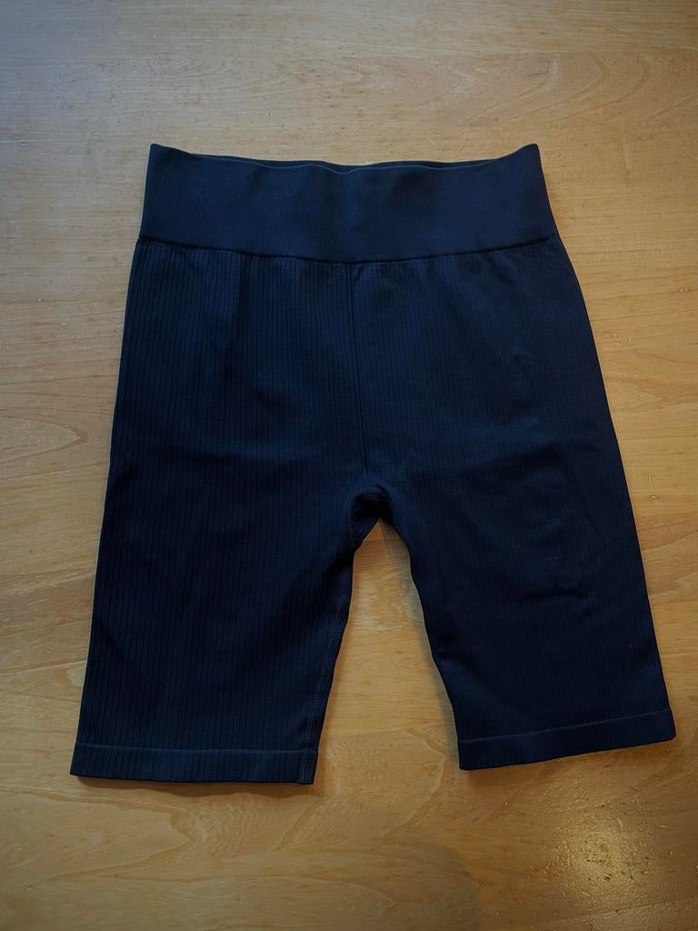 H&M Sport korte legging zwart maat M, Kleding | Dames, Sportkleding, Maat 38/40 (M), Zwart, Ophalen of Verzenden, Fitness of Aerobics