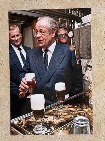 Org kleurenfoto 20x30 cm van Freddy Heineken met een biertje, Verzamelen, Verzenden, Nieuw, Overige typen, Heineken