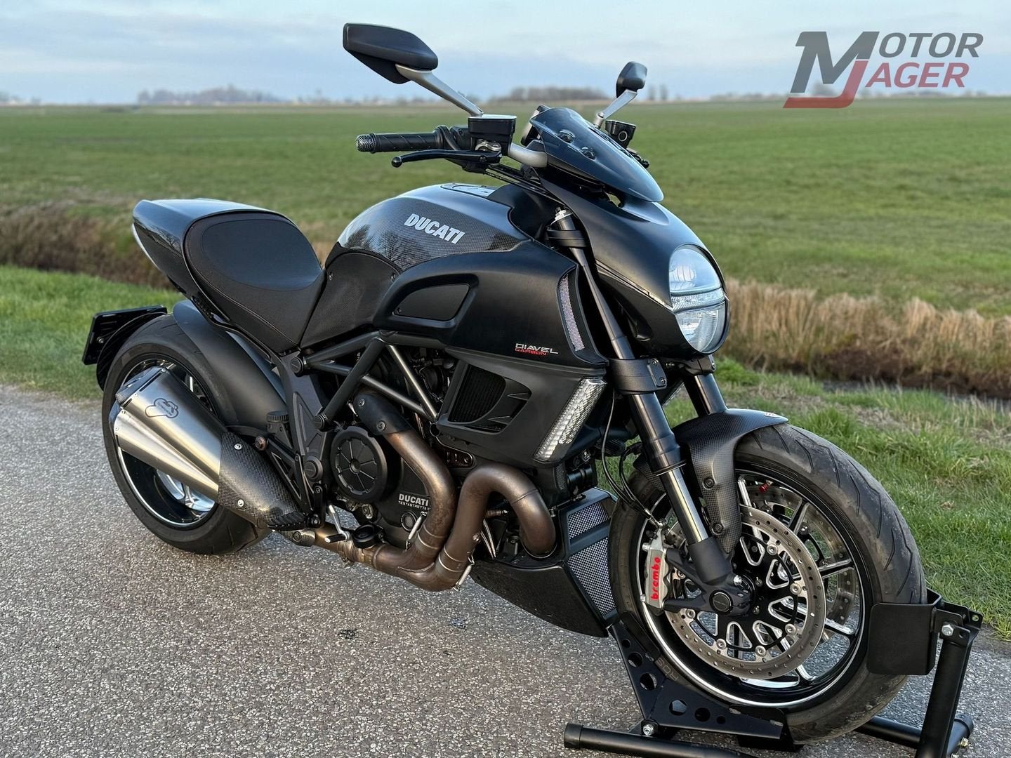 DUCATI DIAVEL CARBON - UNIEKE STAAT! - ( 1260 ), Motoren, Motoren | Ducati, Bedrijf, Overig, meer dan 35 kW, 2 cilinders, Motorrijbewijs A
