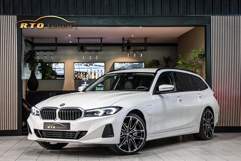 BMW 3-serie Touring 320e|SOH 97%|Shadow|20''|Widescreen|Came, Automaat, 1998 cc, Gebruikt, Euro 6