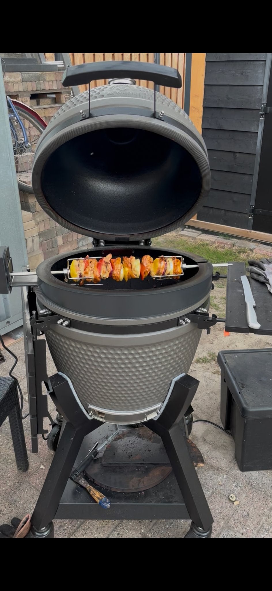 The Spit on Fire – 20 inch draaispit voor kamado, Tuin en Terras, Barbecue-accessoires, Nieuw, Ophalen of Verzenden