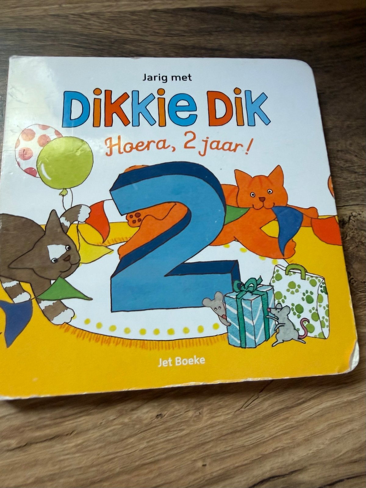Jubileumboek Dikkie Dik: Hoera, 2 jaar!, Ophalen of Verzenden, Zo goed als nieuw, 2 tot 3 jaar